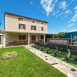 Holiday Home Villa Mala Petra By Interhome
